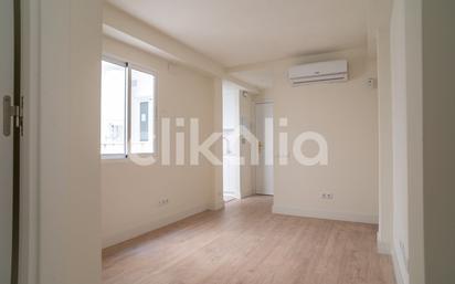 Bedroom of Flat for sale in Málaga Capital  with Air Conditioner