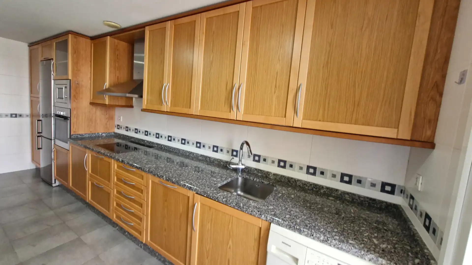 Flat with terrace to rent in Ibaiondo, imagen 5