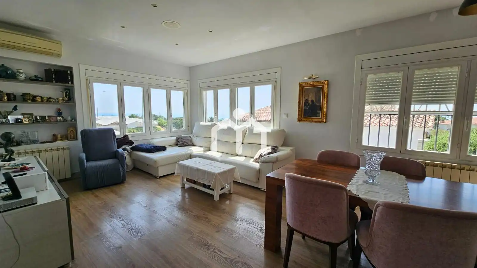 Sala de estar de Casa o chalet en venta en Cabrils con Calefacción, Parquet y Terraza