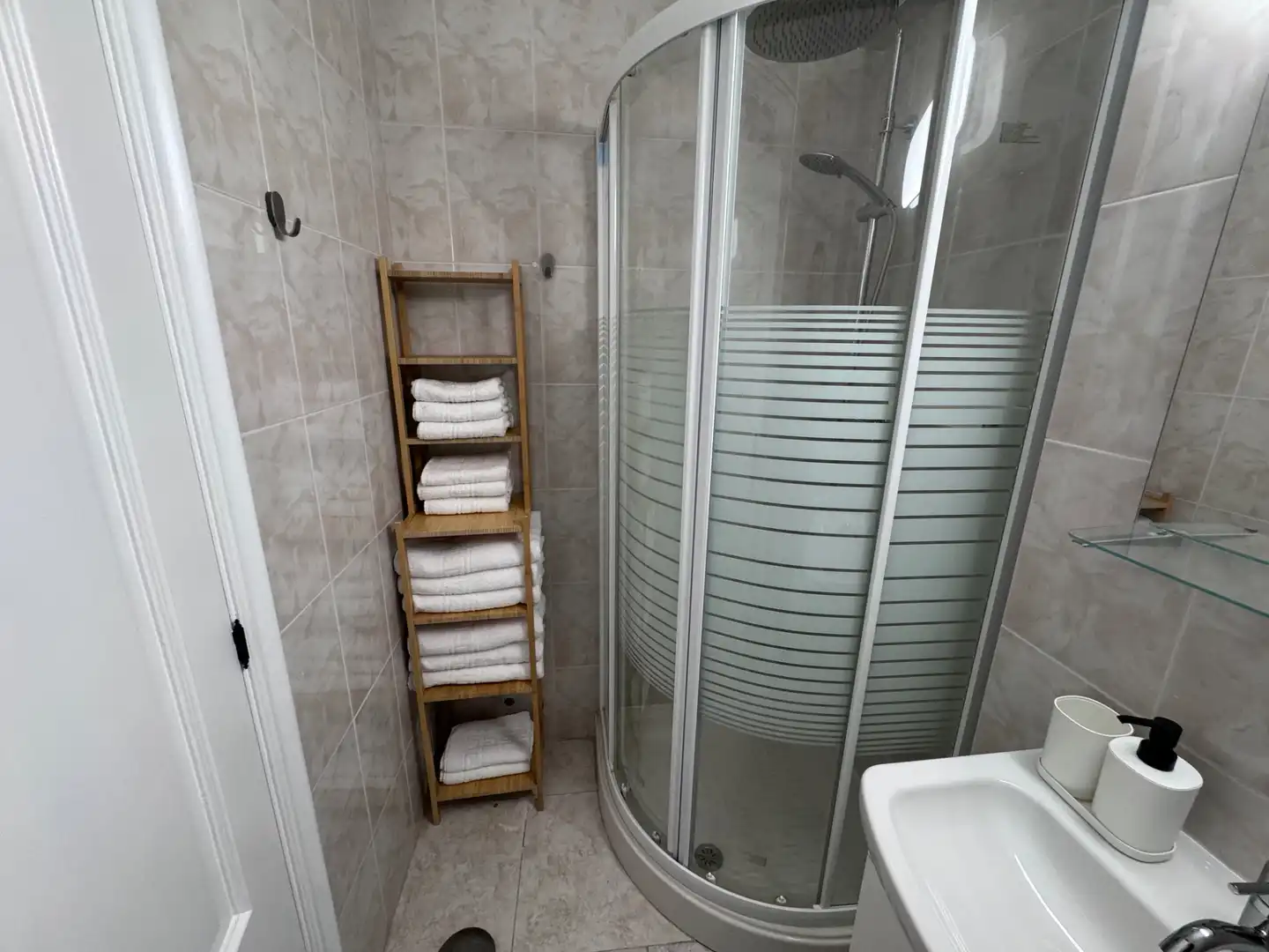 Baño de Piso de alquiler en Ferrol con Amueblado