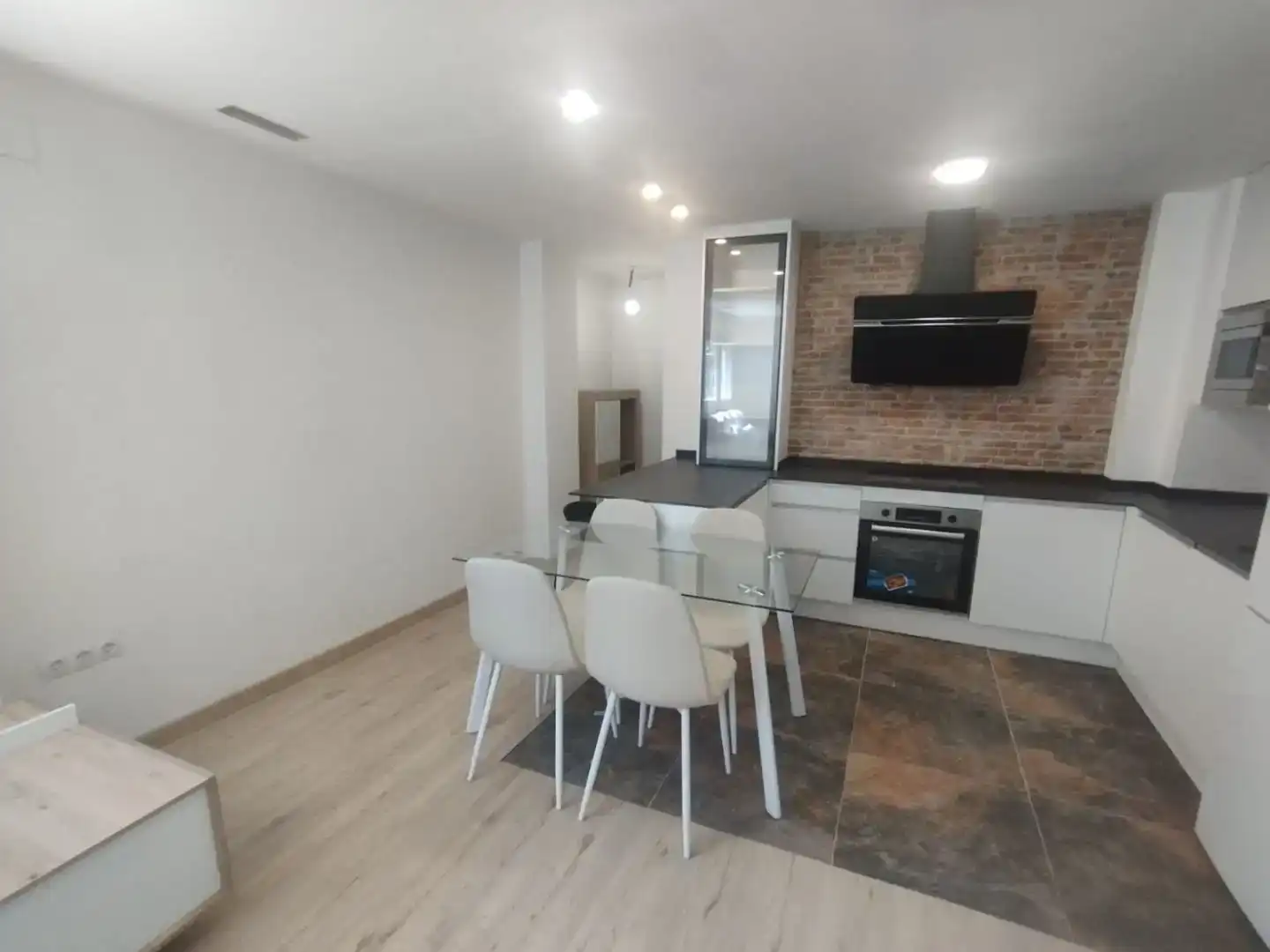 Cuina de Pis en venda en Zaragoza amb Aire condicionat, Jardí privat i Parquet