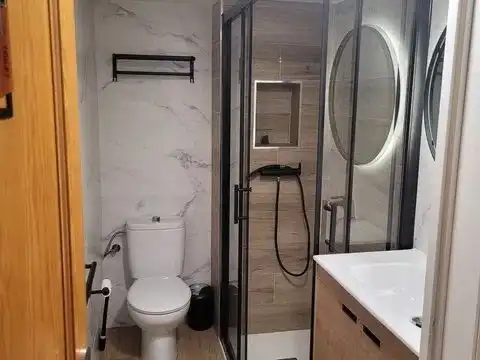 Badezimmer von Büro zur Miete in Santa Lucía de Tirajana mit Möbliert und Internet