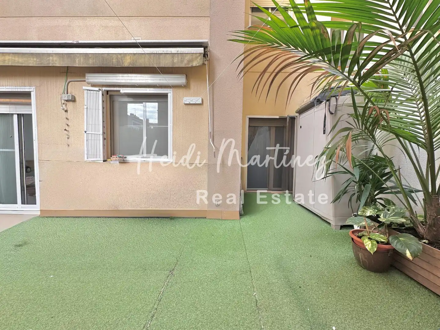 Vista exterior de Planta baja en venta en Molins de Rei con Parquet