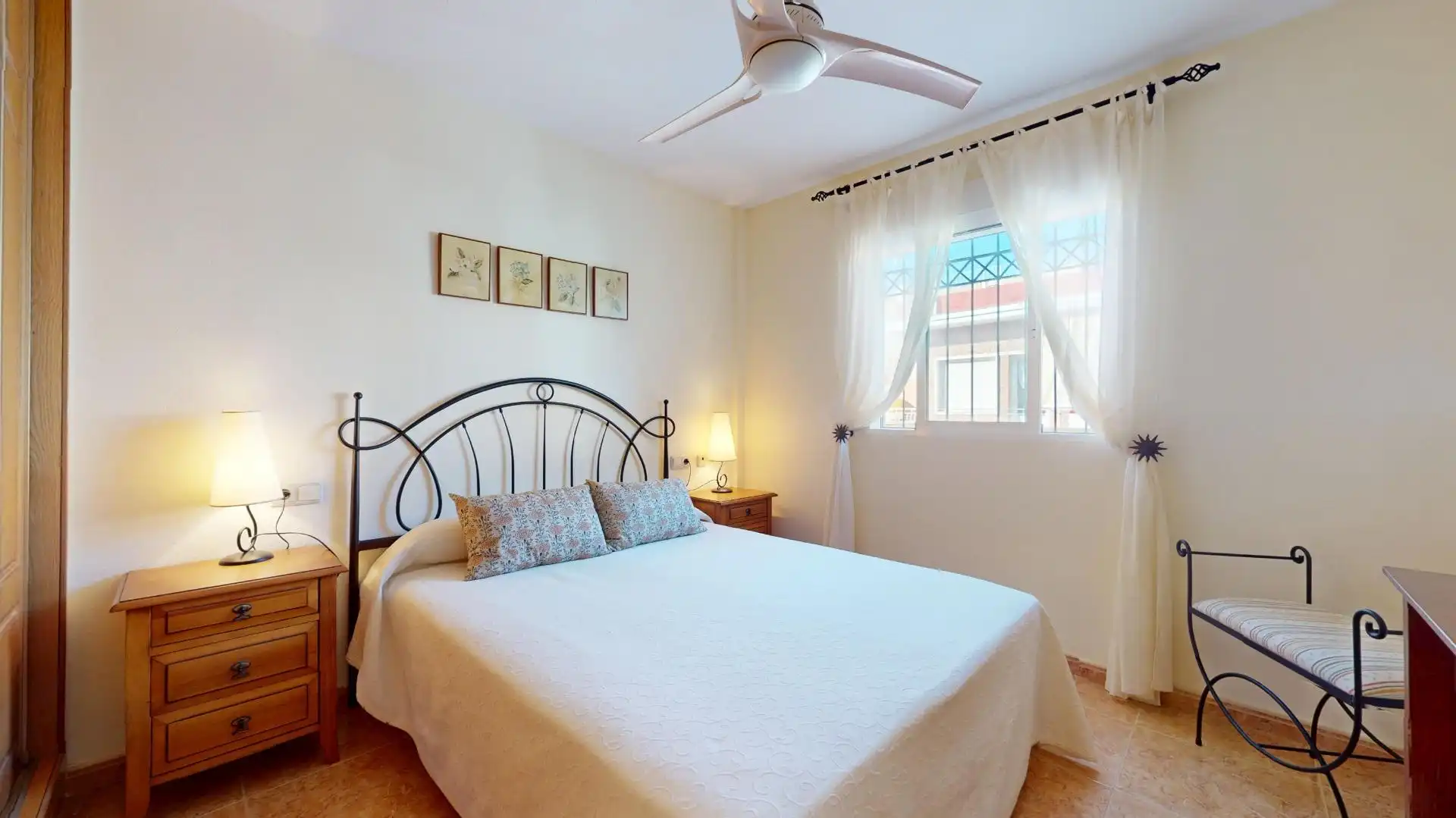 Habitación de Dúplex en venta en San Pedro del Pinatar con Terraza, Amueblado y Piscina comunitaria