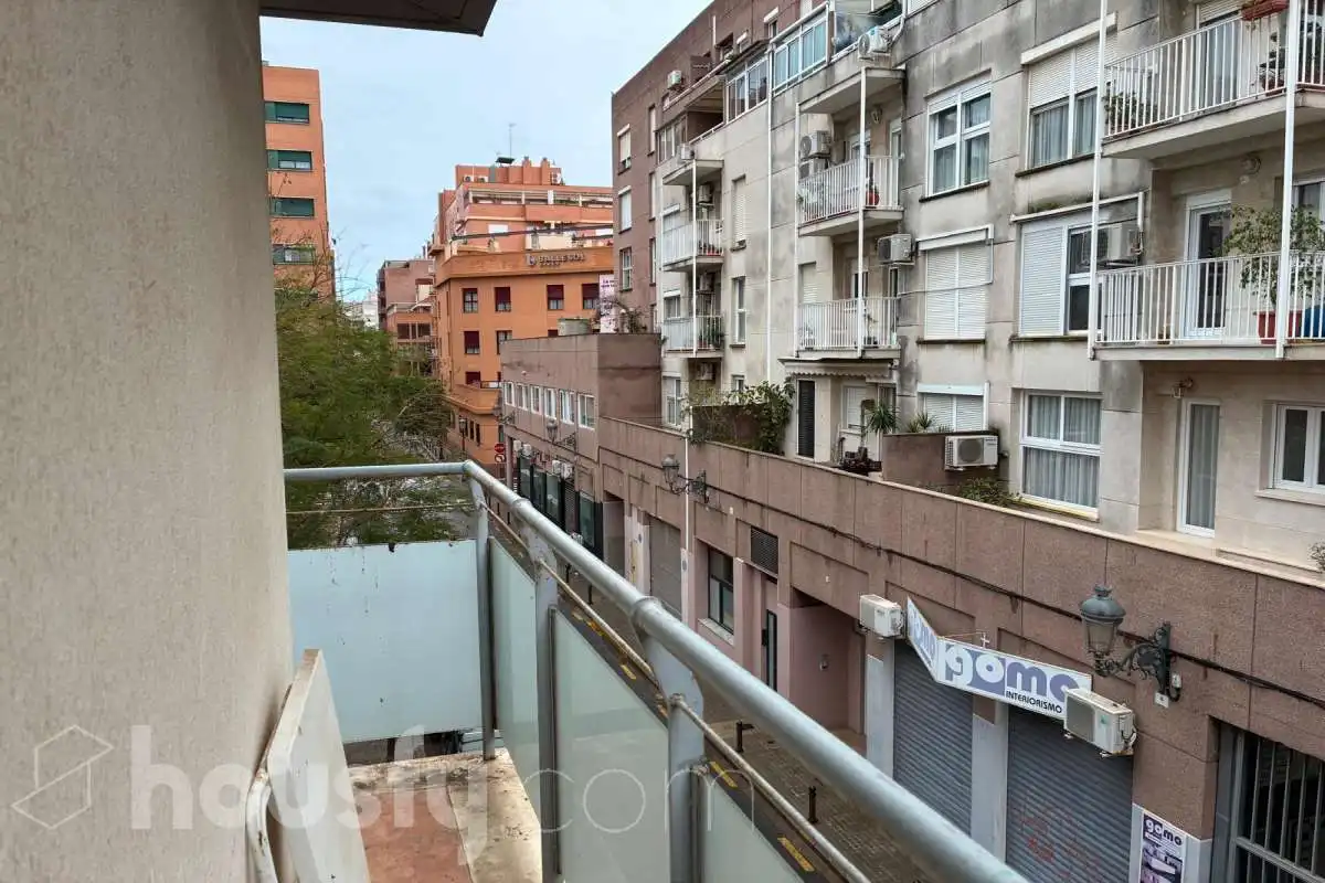 Exterior view of Flat for rent in Valencia  with Air Conditioner, Storage room and Balcony
