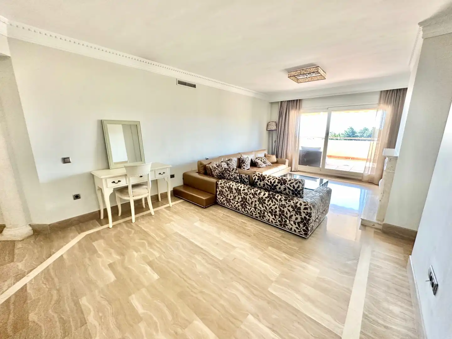 Apartamento con piscina en venta en Milla de Oro, imagen 8
