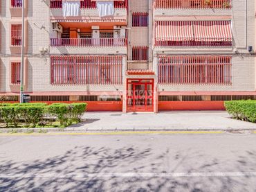Piso con balcón en venta en Norte