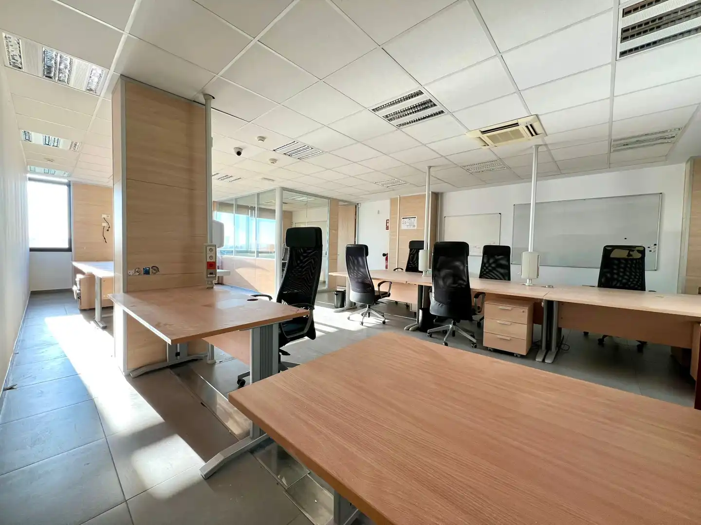 Büro zur Miete in Carrer del Fluvià, 1, Son Cladera