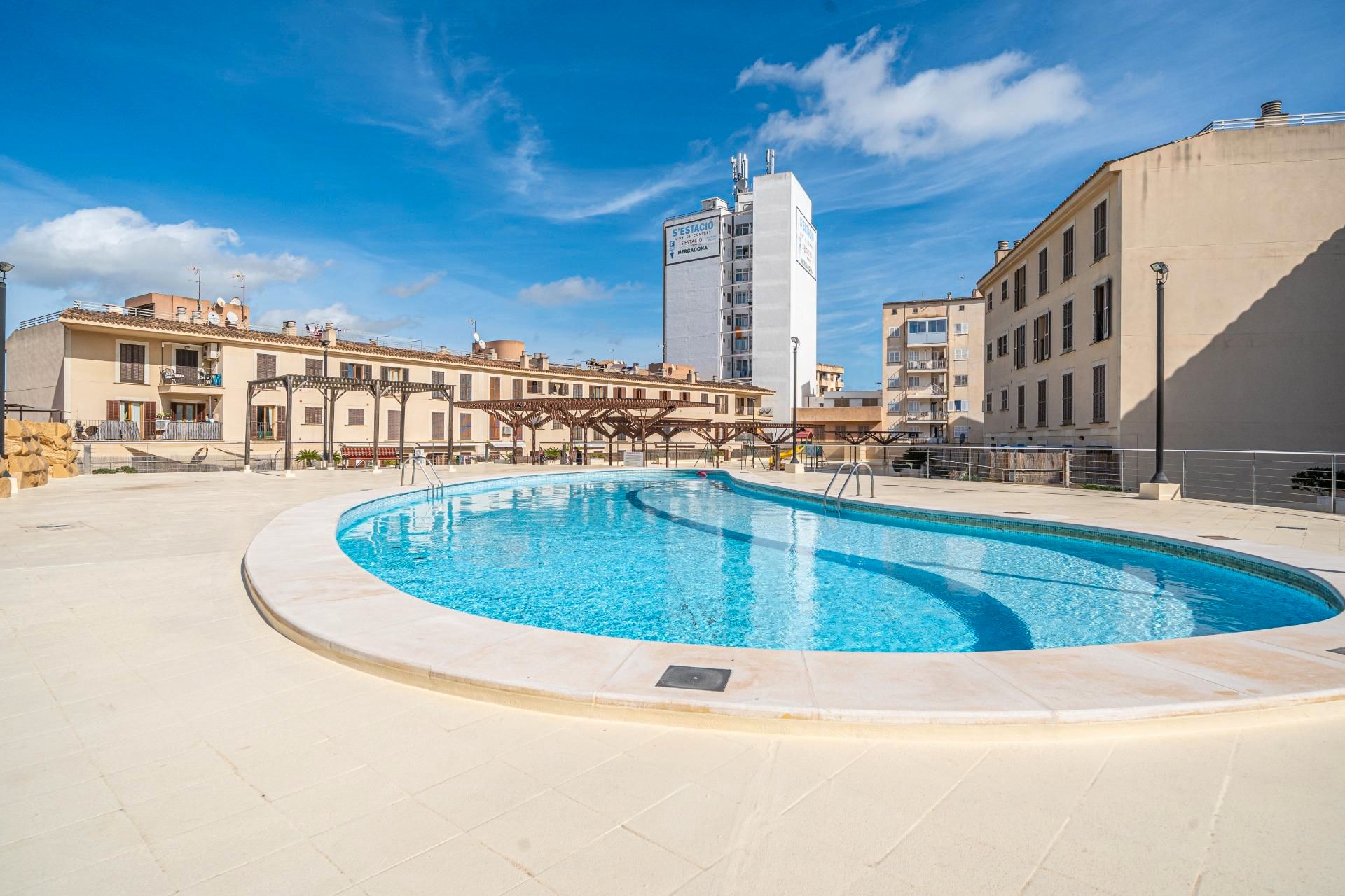 Swimming pool of Flat for sale in Manacor  with Furnished