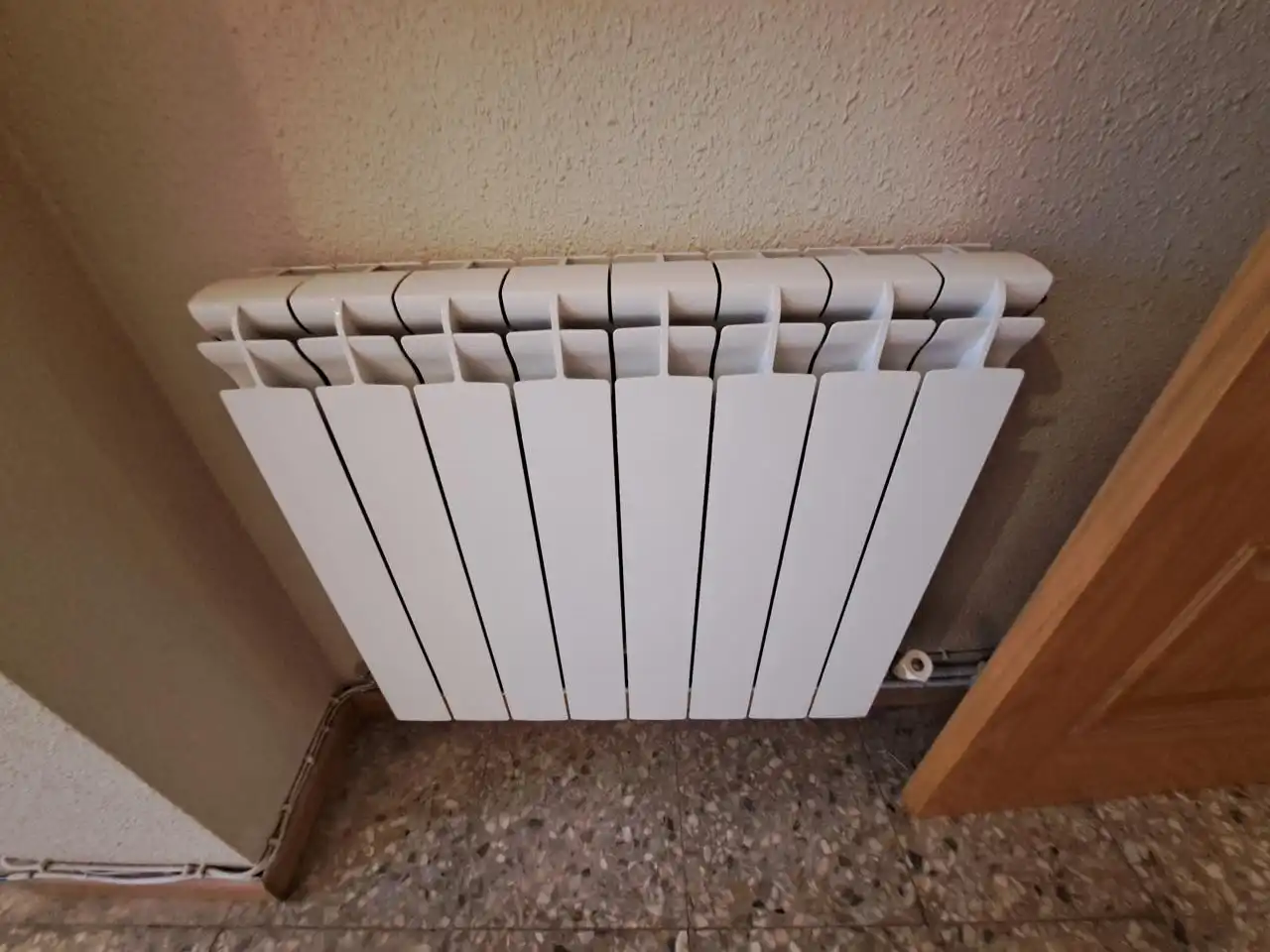 Exterior view of Flat for sale in Zaragoza  with Air Conditioner