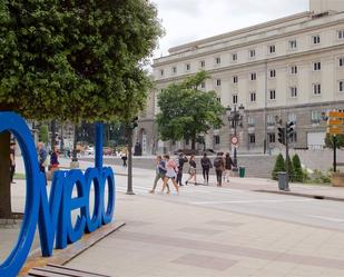 Vista exterior de Pis en venda en Oviedo  amb Calefacció