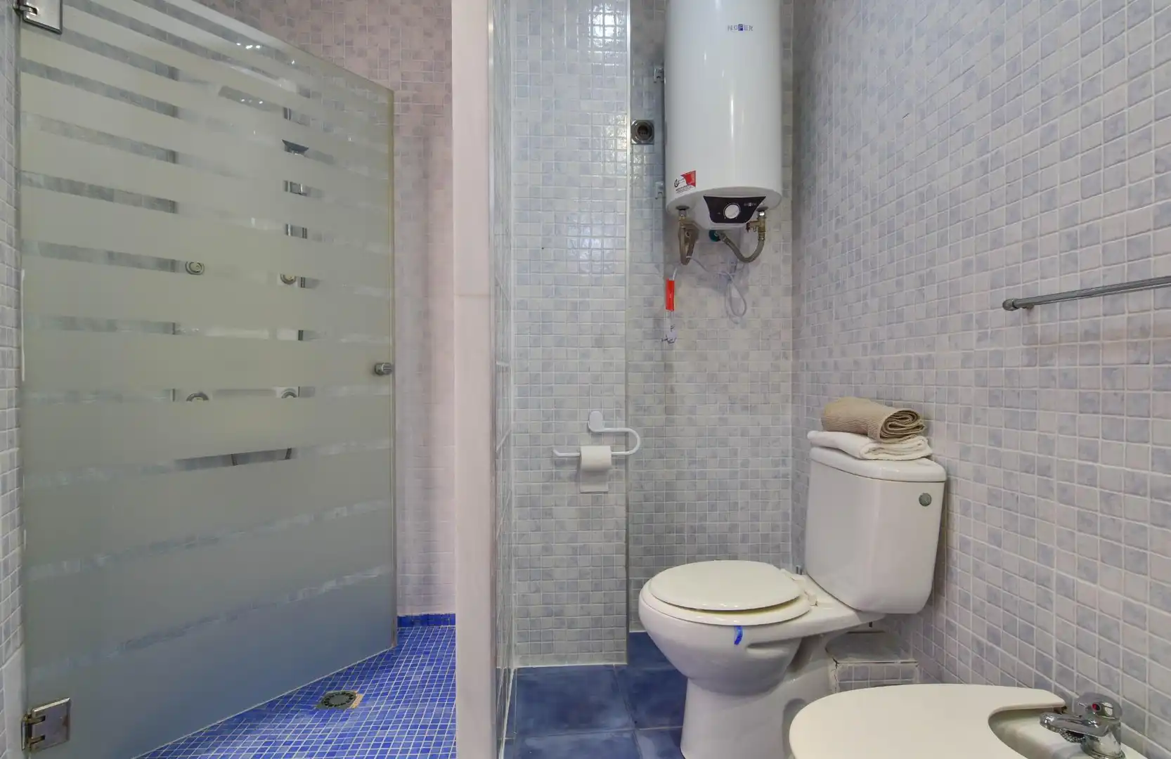 Bany de Planta baixa de lloguer en La Pobla de Farnals amb Aire condicionat, Moblat i Piscina comunitària