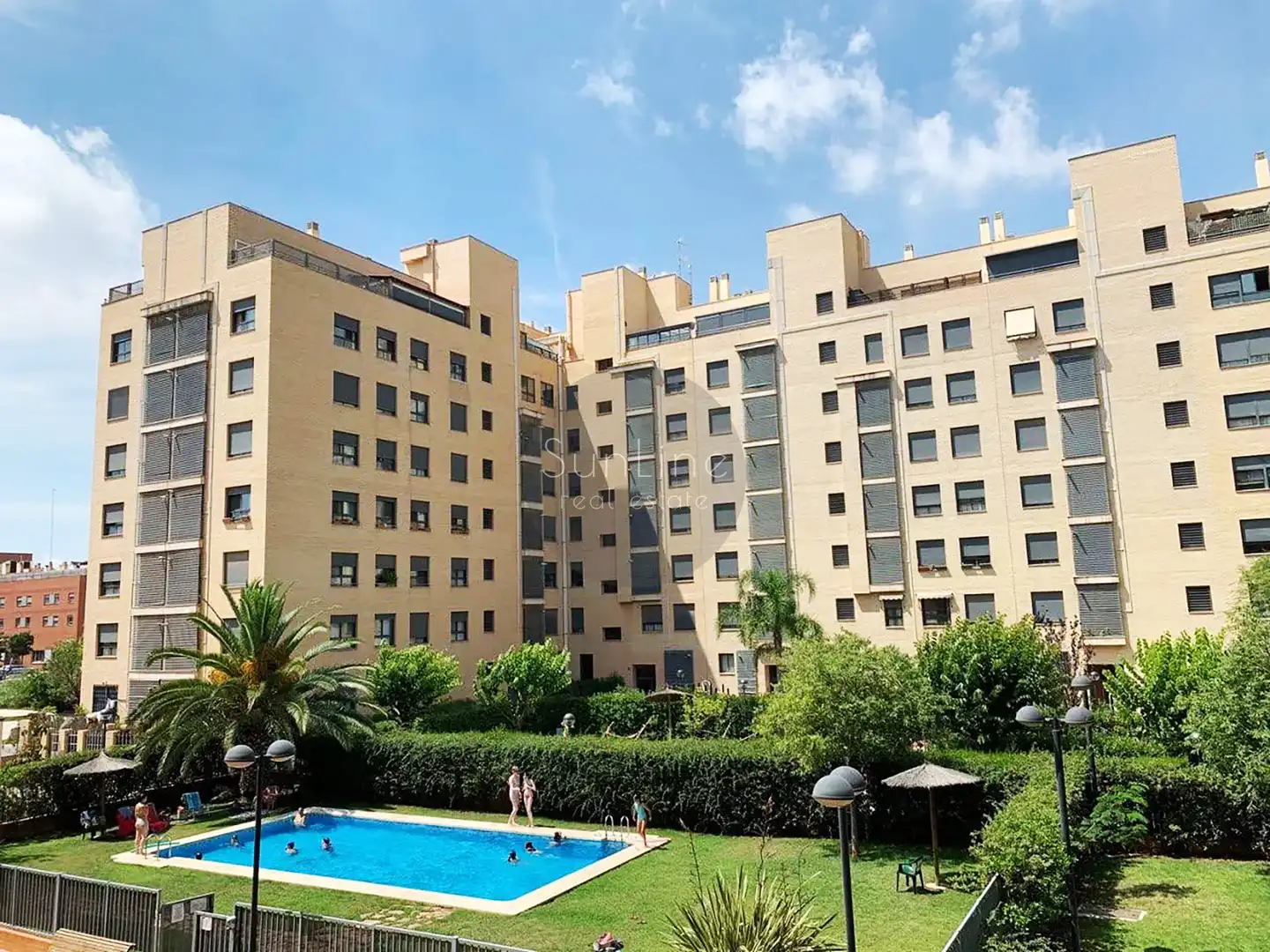 Appartamento con piscina in affitto a Avinguda de Joan XXIII
