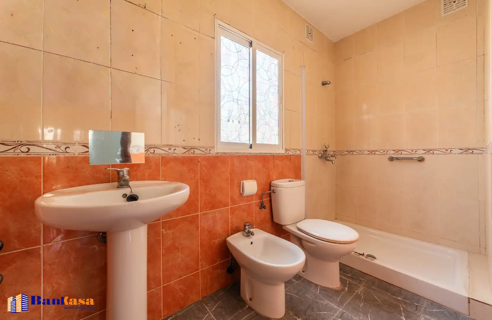 Bany de Casa o xalet en venda en Málaga amb Jardí privat