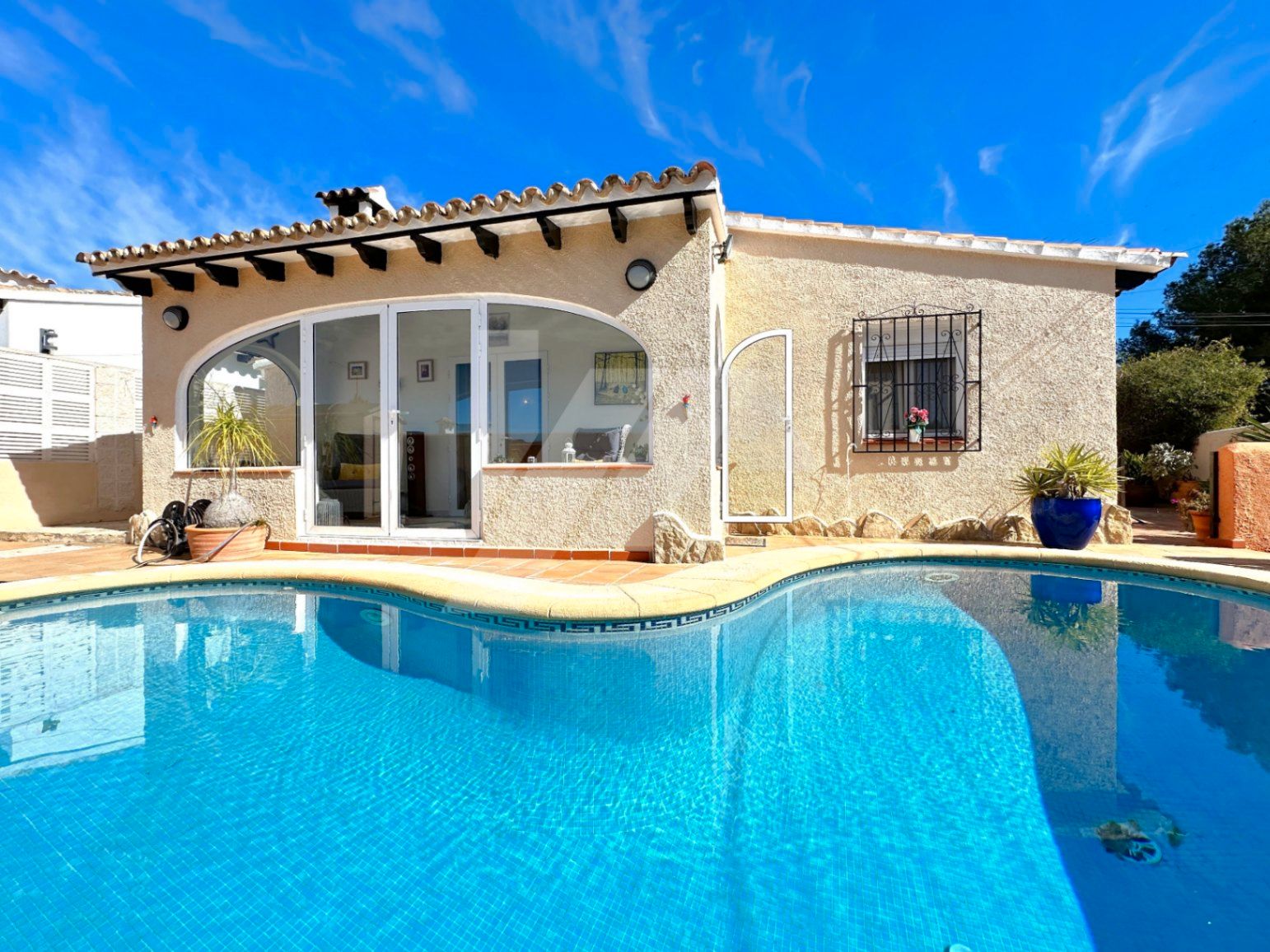 Piscina de Casa o chalet en venta en Moraira con Aire acondicionado, Calefacción y Jardín privado