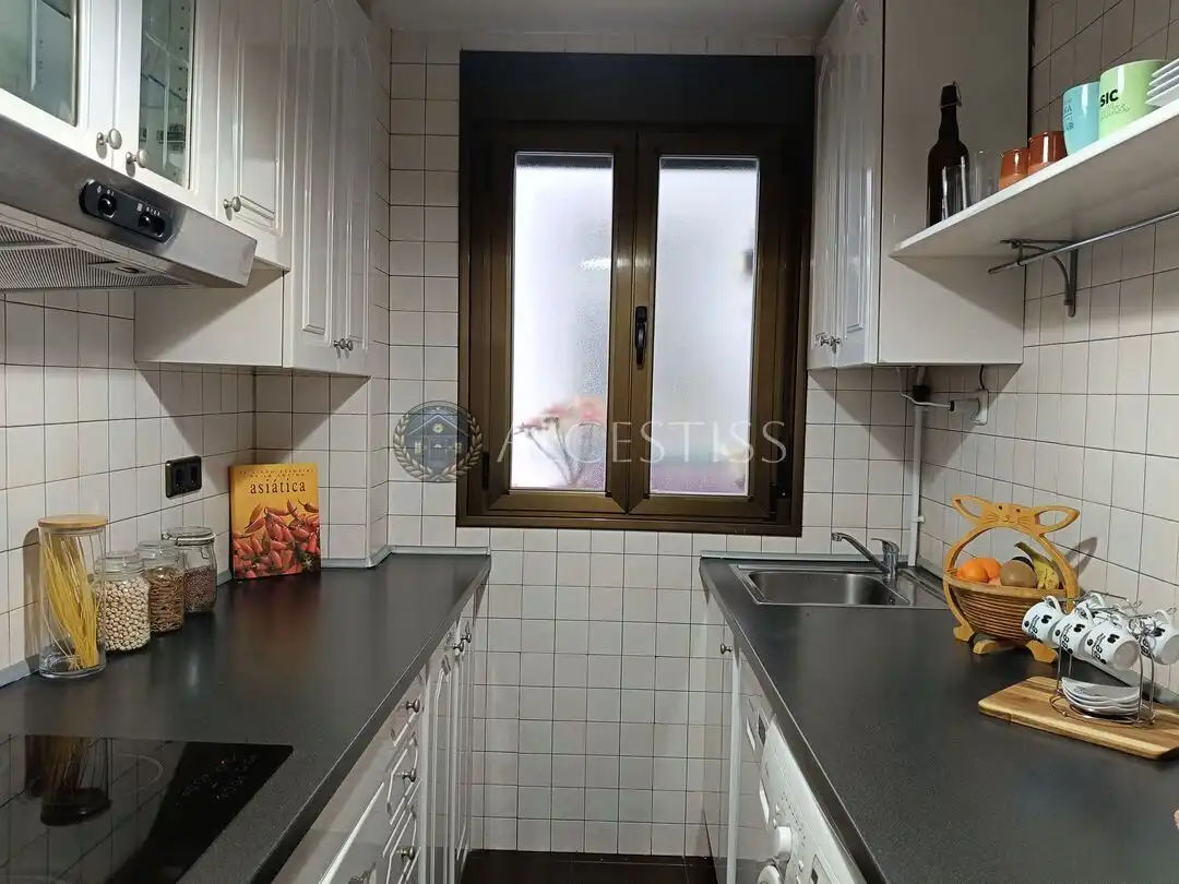 Cocina de Piso en venta en Madrid con Calefacción