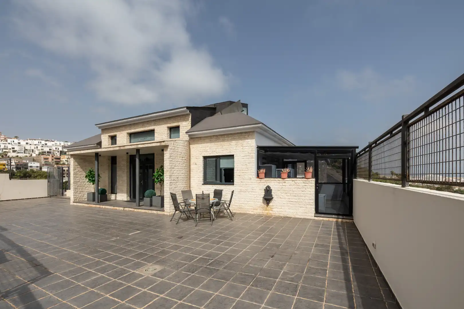 Terrassa de Casa o xalet en venda en Las Palmas de Gran Canaria amb Aire condicionat, Terrassa i Moblat