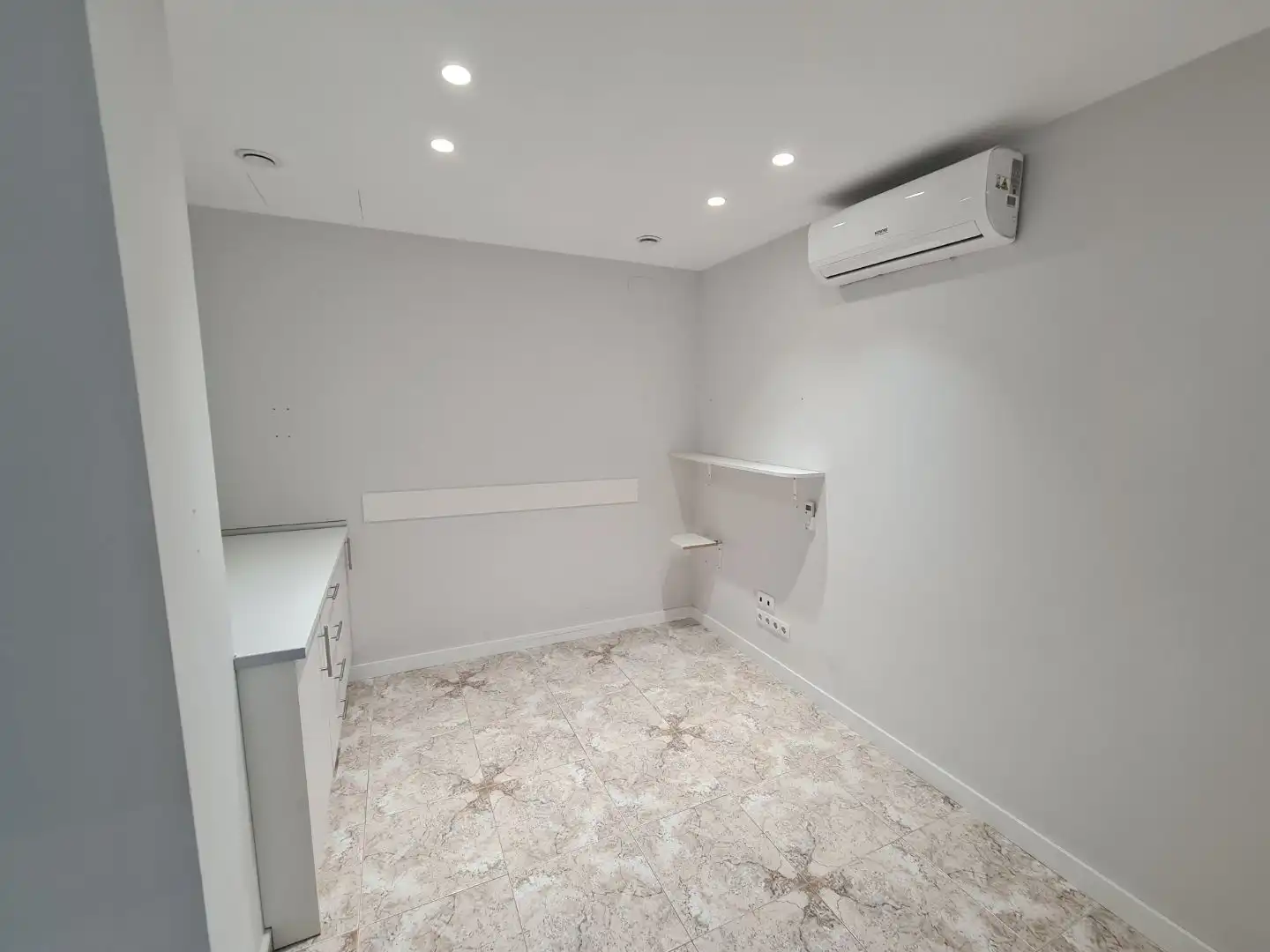 Local comercial de lloguer a jacint verdaguer 32, imagen 11