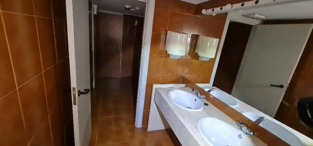 Bathroom of Commercial properties for sale in  Logroño