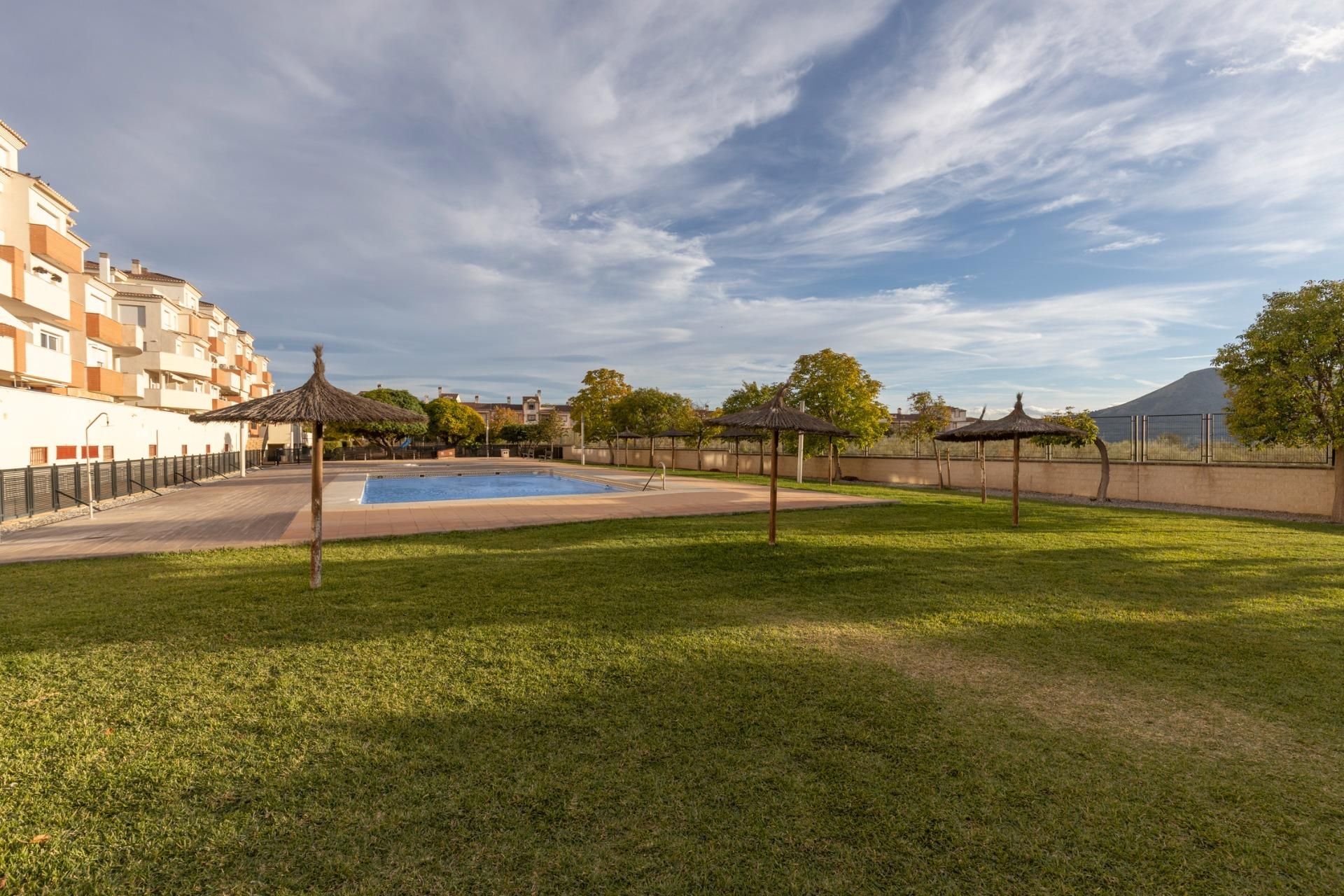 Piscina de Pis en venda en Atarfe amb Aire condicionat, Calefacció i Terrassa