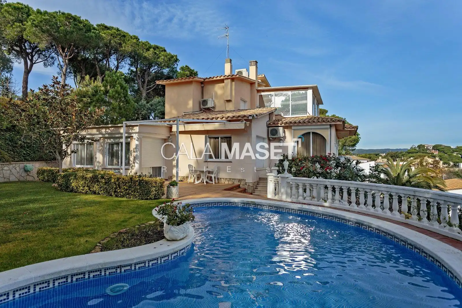 Außenansicht von Haus oder Chalet zum Verkauf in Calonge i Sant Antoni mit Heizung, Privatgarten und Terrasse