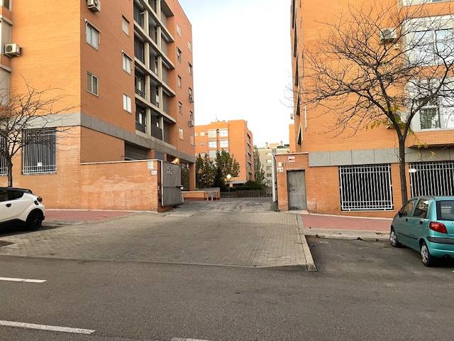 Garaje en Venta en Calle Marmolina en Valdebernardo - Valderribas