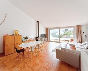 Sala d'estar de Casa adosada en venda en Cadaqués amb Aire condicionat, Calefacció i Terrassa