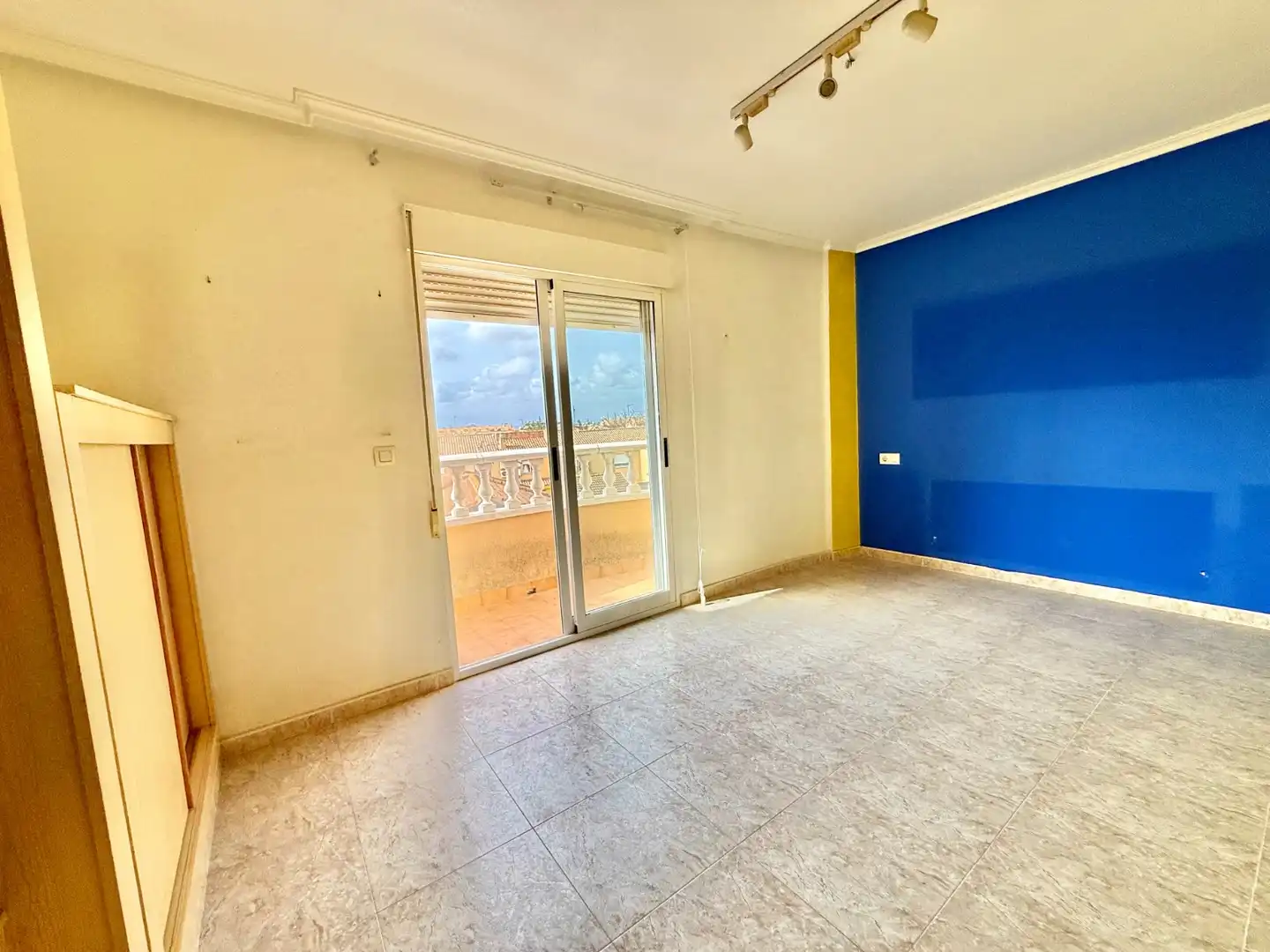 Sala d'estar de Casa o xalet en venda en Los Alcázares amb Aire condicionat, Terrassa i Traster