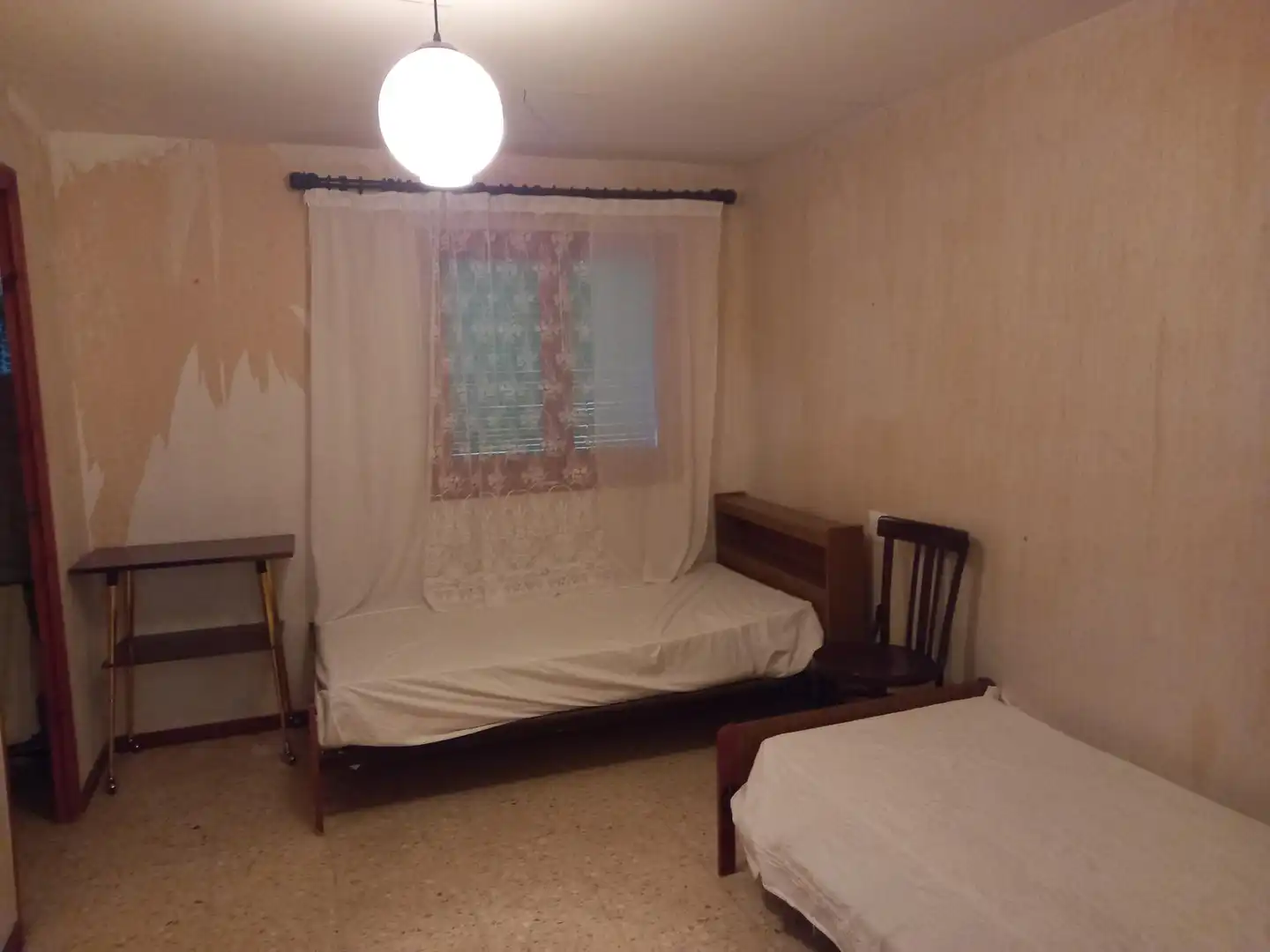 Dormitori de Casa o xalet en venda en Riba-roja d'Ebre amb Traster, Moblat i Balcó
