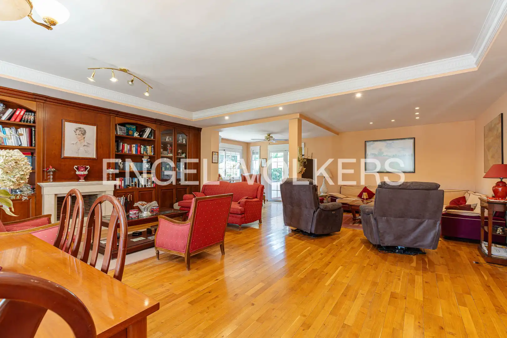 Sala de estar de Casa o chalet en venta en Las Rozas de Madrid con Aire acondicionado, Calefacción y Jardín privado
