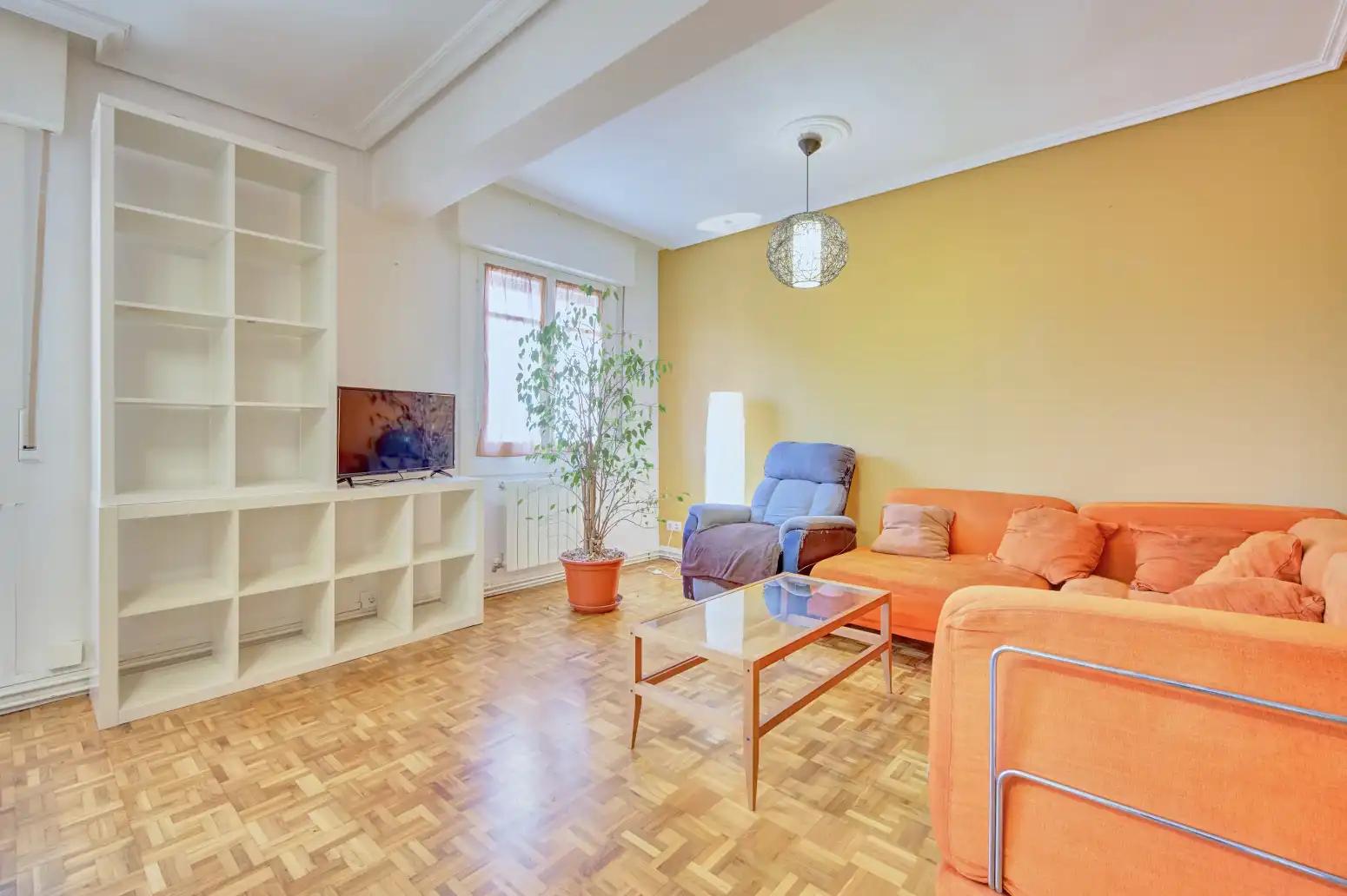 Living room of Flat for sale in  Pamplona / Iruña  with Heating and Parquet flooring