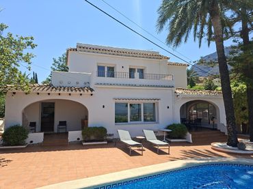 Chalet con piscina en venta en El Montgó