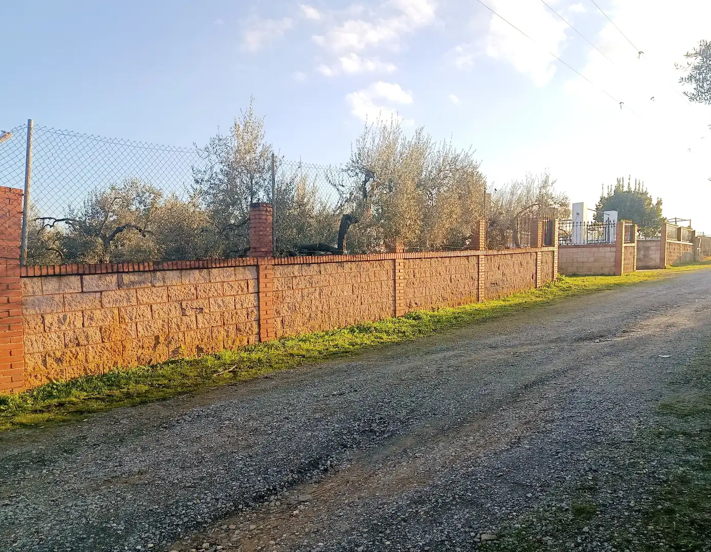Country house zum Verkauf in Hinojos mit Privatgarten, Terrasse und Schwimmbad