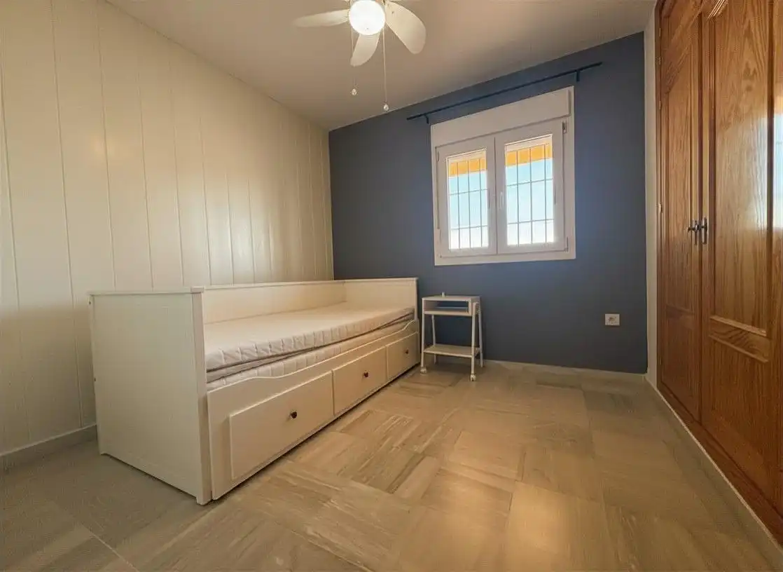 Habitación de Casa o chalet en venta en Algeciras con Calefacción, Jardín privado y Terraza