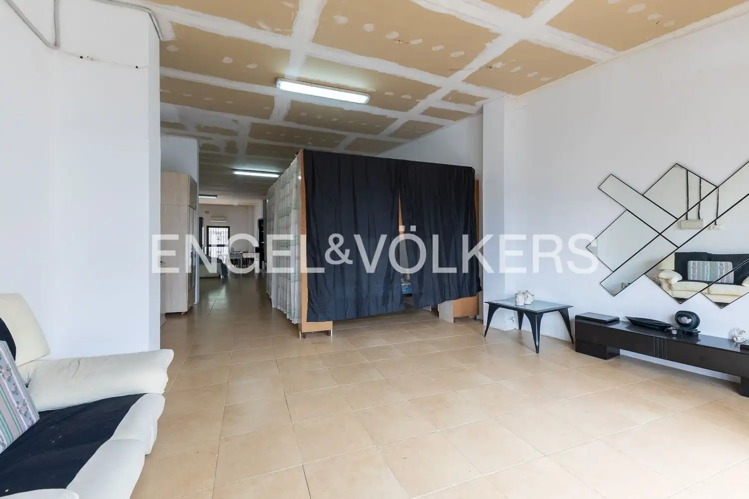 Wohnung zum Verkauf in Valencia mit Klimaanlage, Heizung und Terrasse