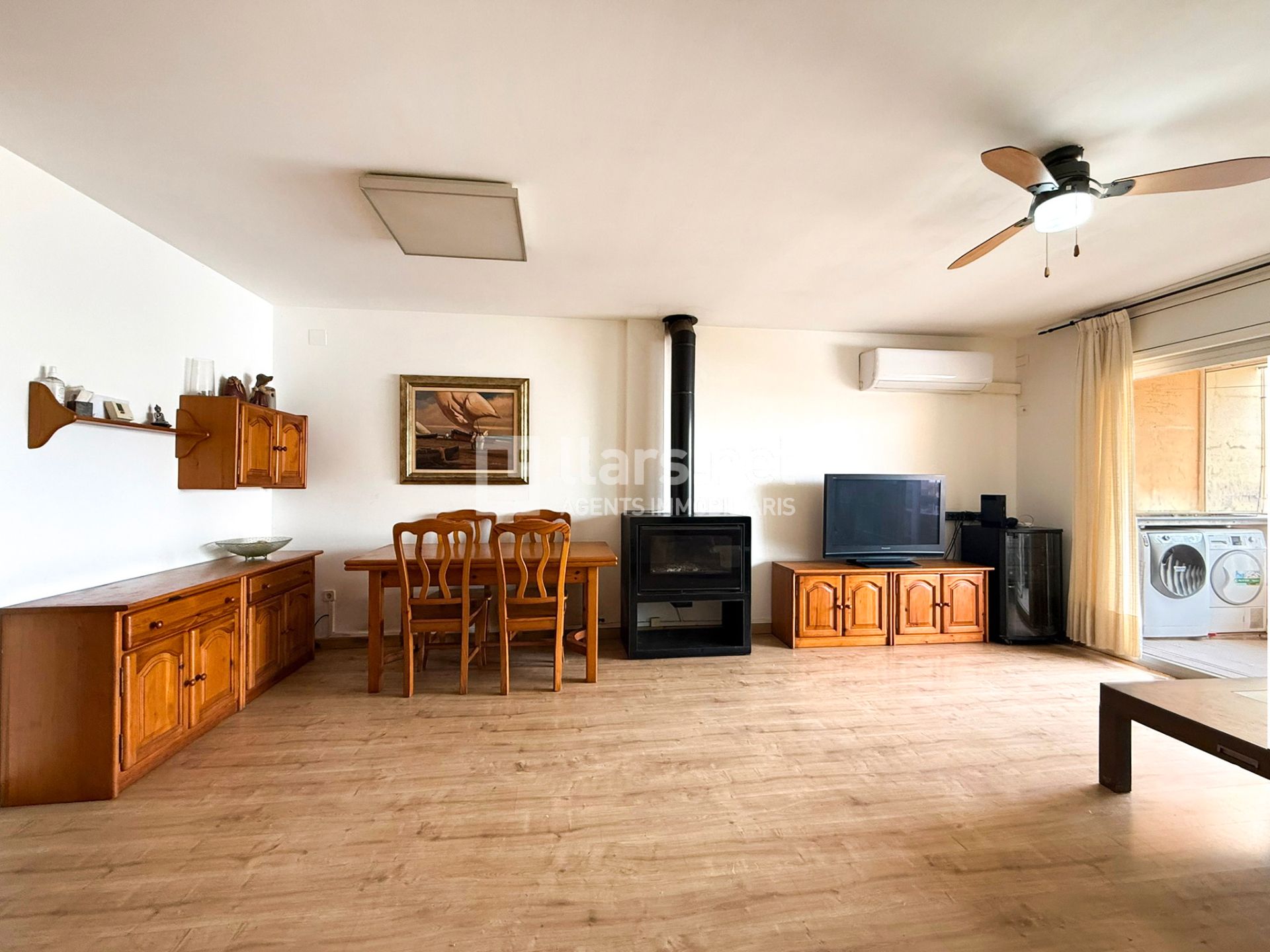 Single-family semi-detached for sale in Carrer Ermengardis, Les Roquetes