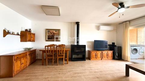 Foto 2 de Casa adosada en venda a Carrer Ermengardis, Les Roquetes, Barcelona