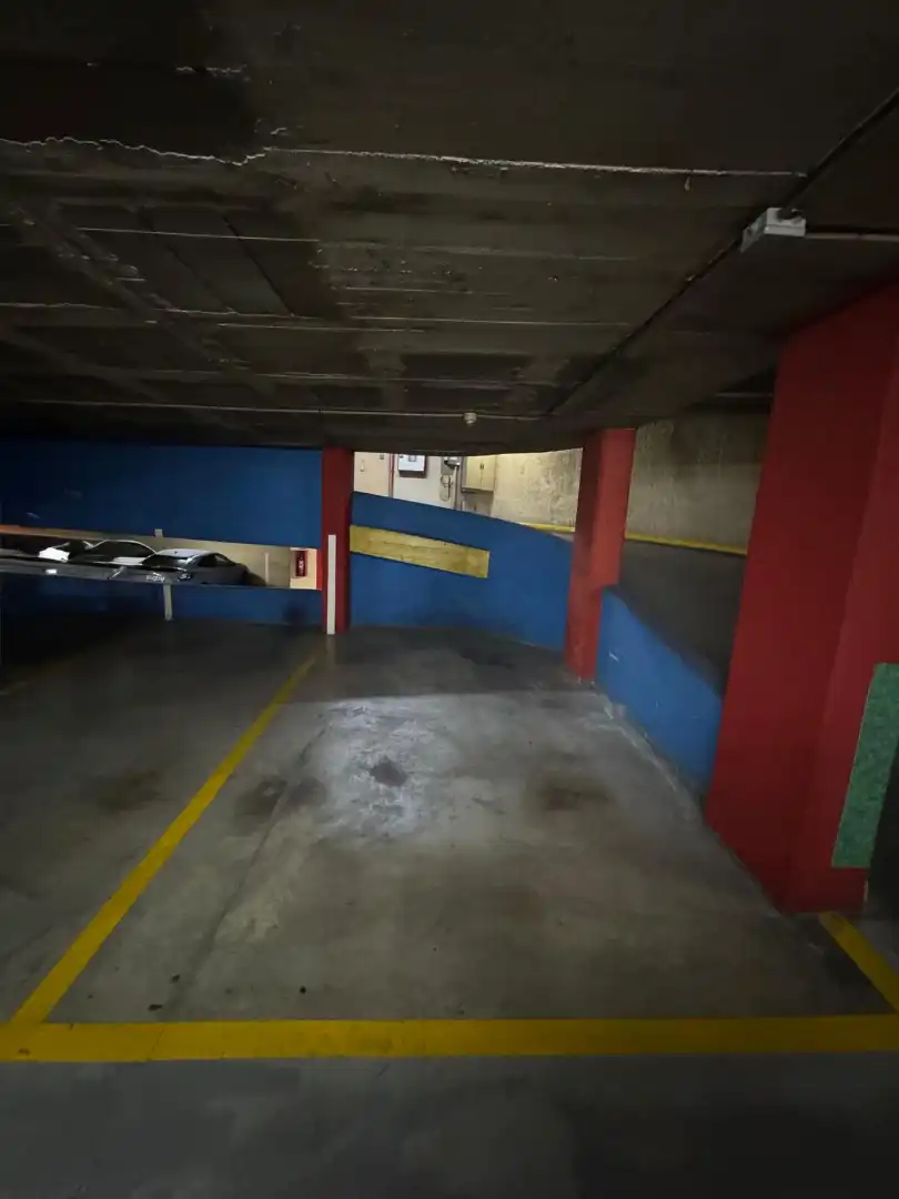 Parking de Garaje en venta en Badalona con Alarma