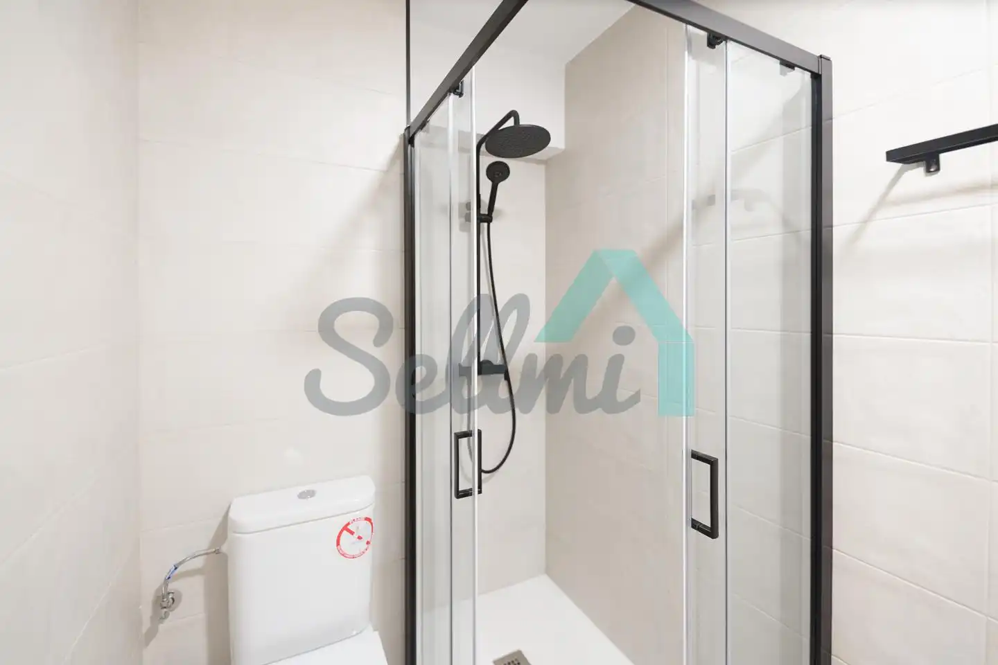 Badezimmer von Wohnung zur Miete in Oviedo  mit Heizung, Möbliert und Balkon