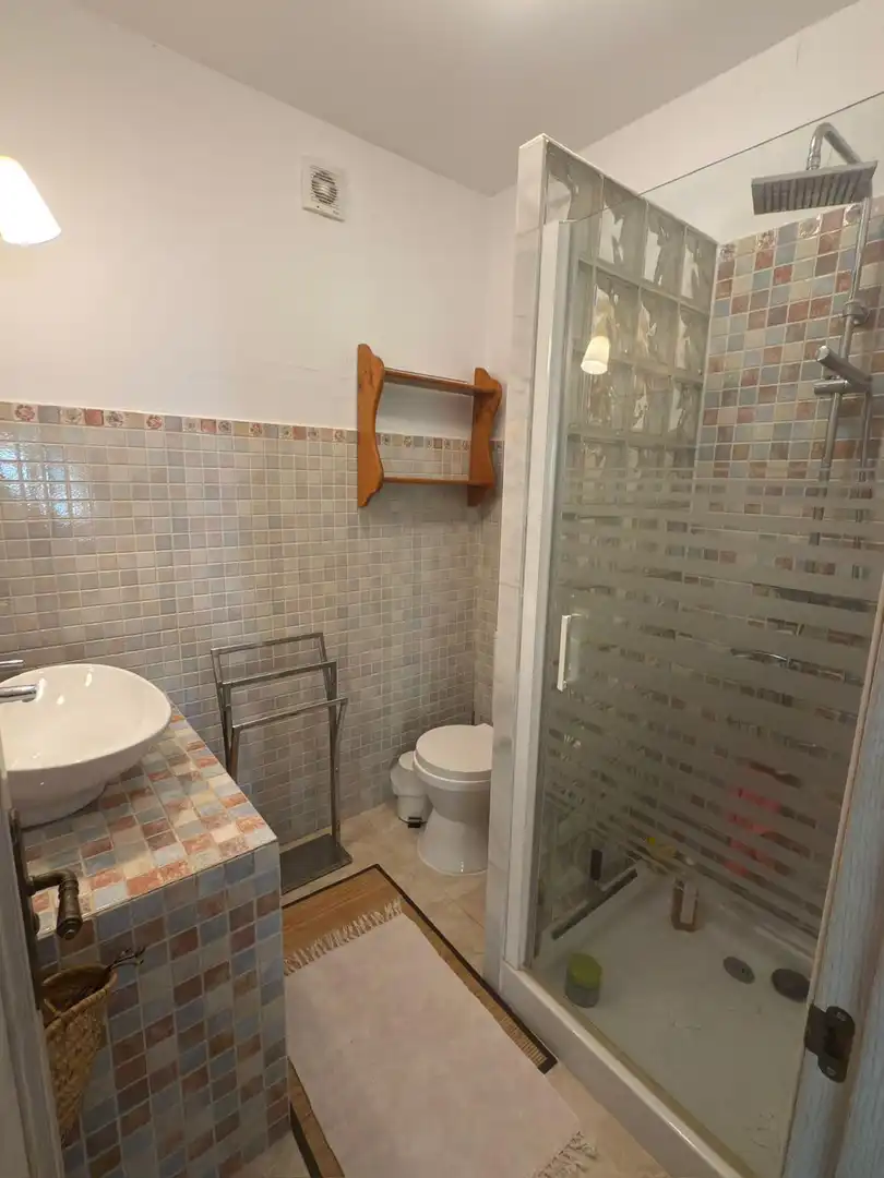 Bany de Casa o xalet de lloguer en Genalguacil amb Terrassa