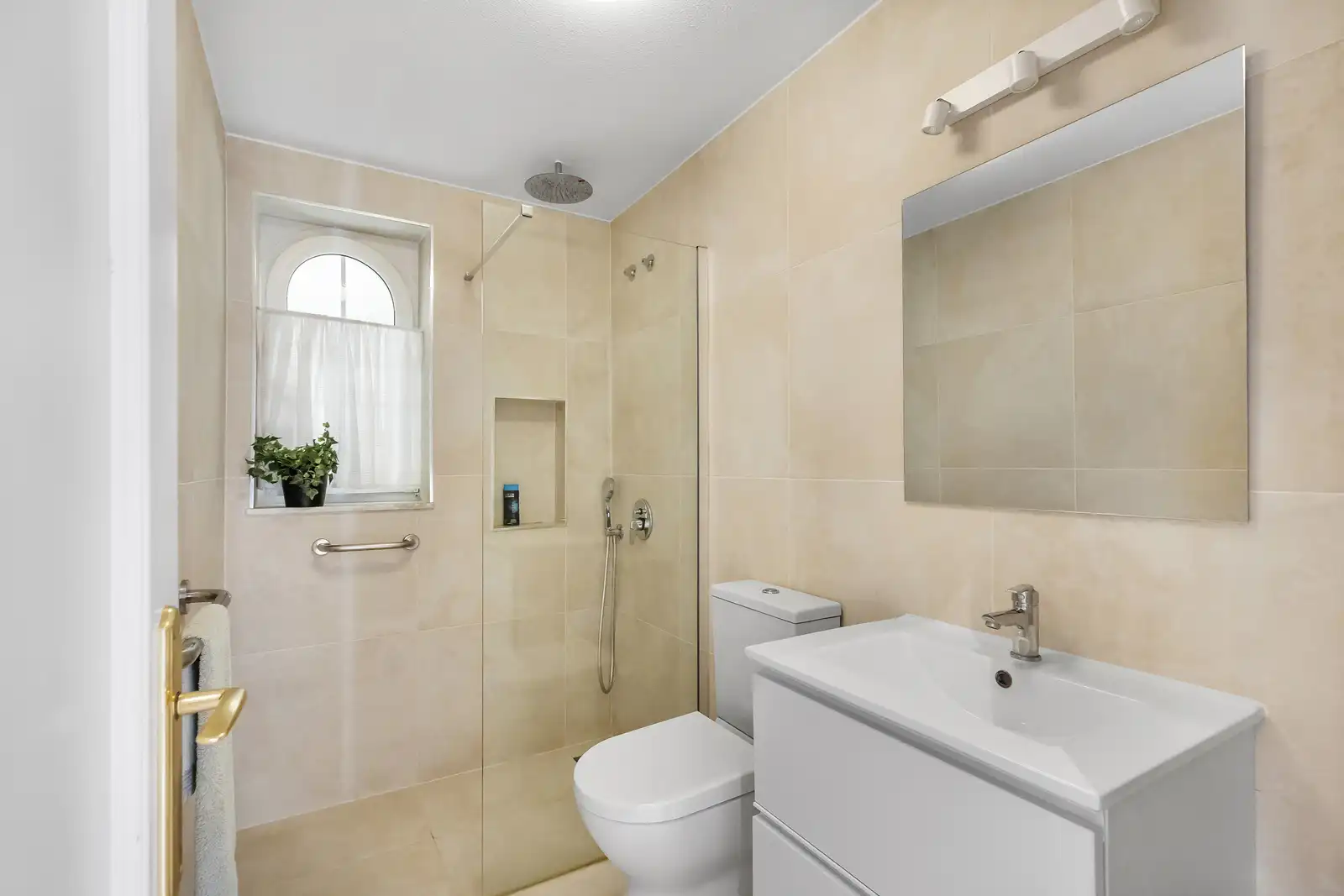 Bany de Apartament en venda en Guardamar del Segura amb Terrassa, Traster i Piscina