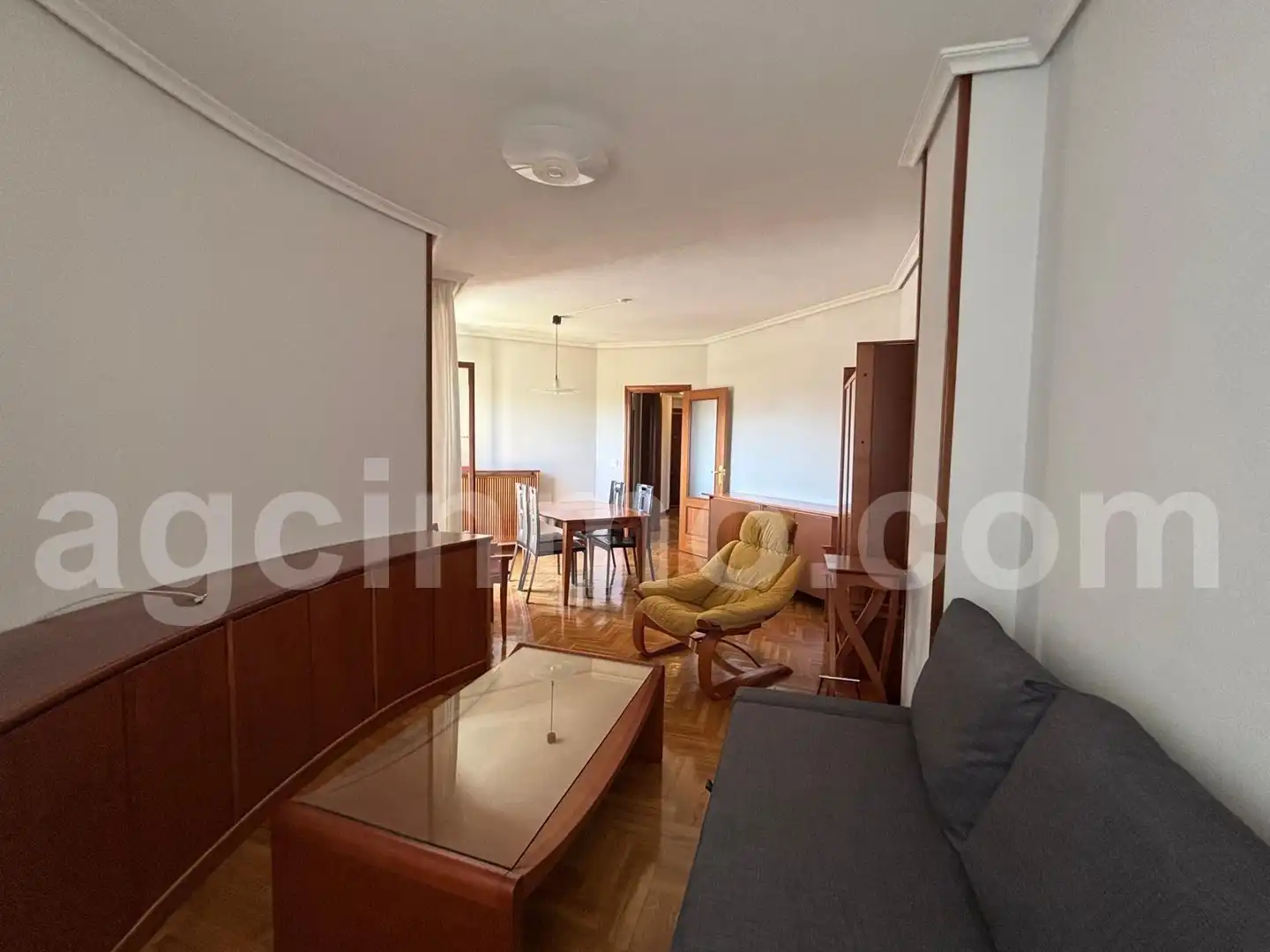 Wohnung zur Miete in Calle MORENA, Girón