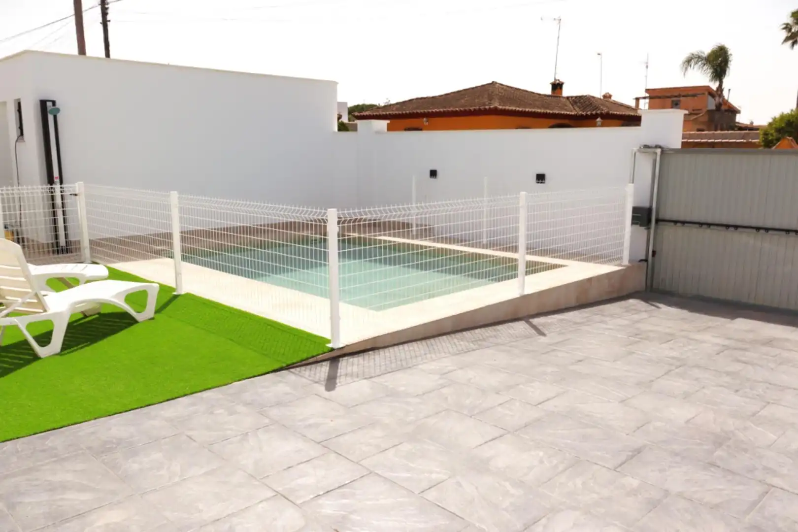 Swimming pool of Houses for rent in Chiclana de la Frontera  with Air Conditioner, Private garden and Terrace
