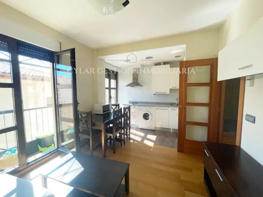 Vista exterior de Piso de alquiler en Salamanca con Calefacción, Parquet y Amueblado