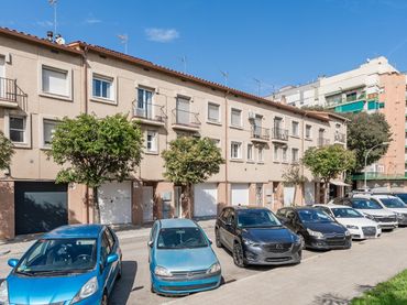 Terraced house with balcony for sale in Can Magre (Calle)
