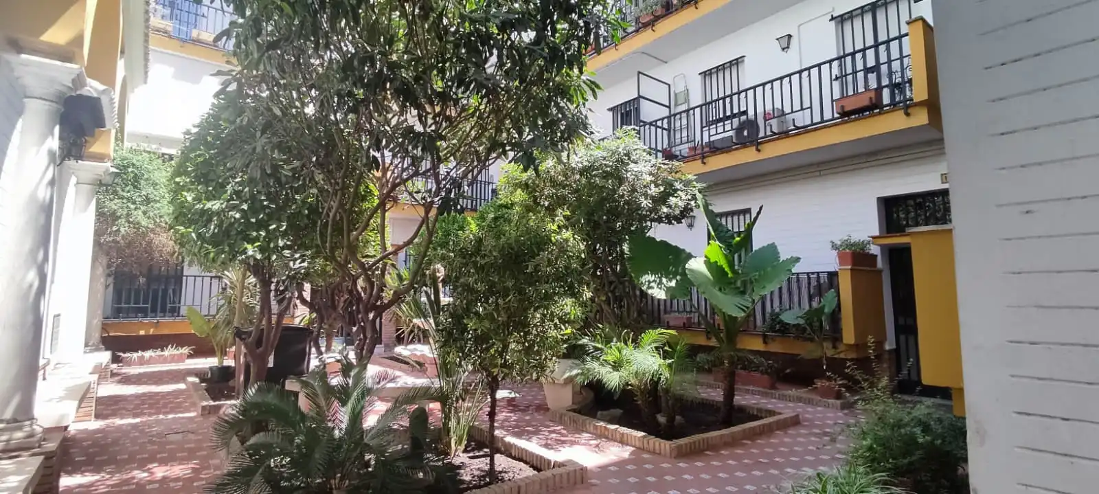 Garten von Wohnung zum Verkauf in  Sevilla Capital mit Klimaanlage, Privatgarten und Terrasse