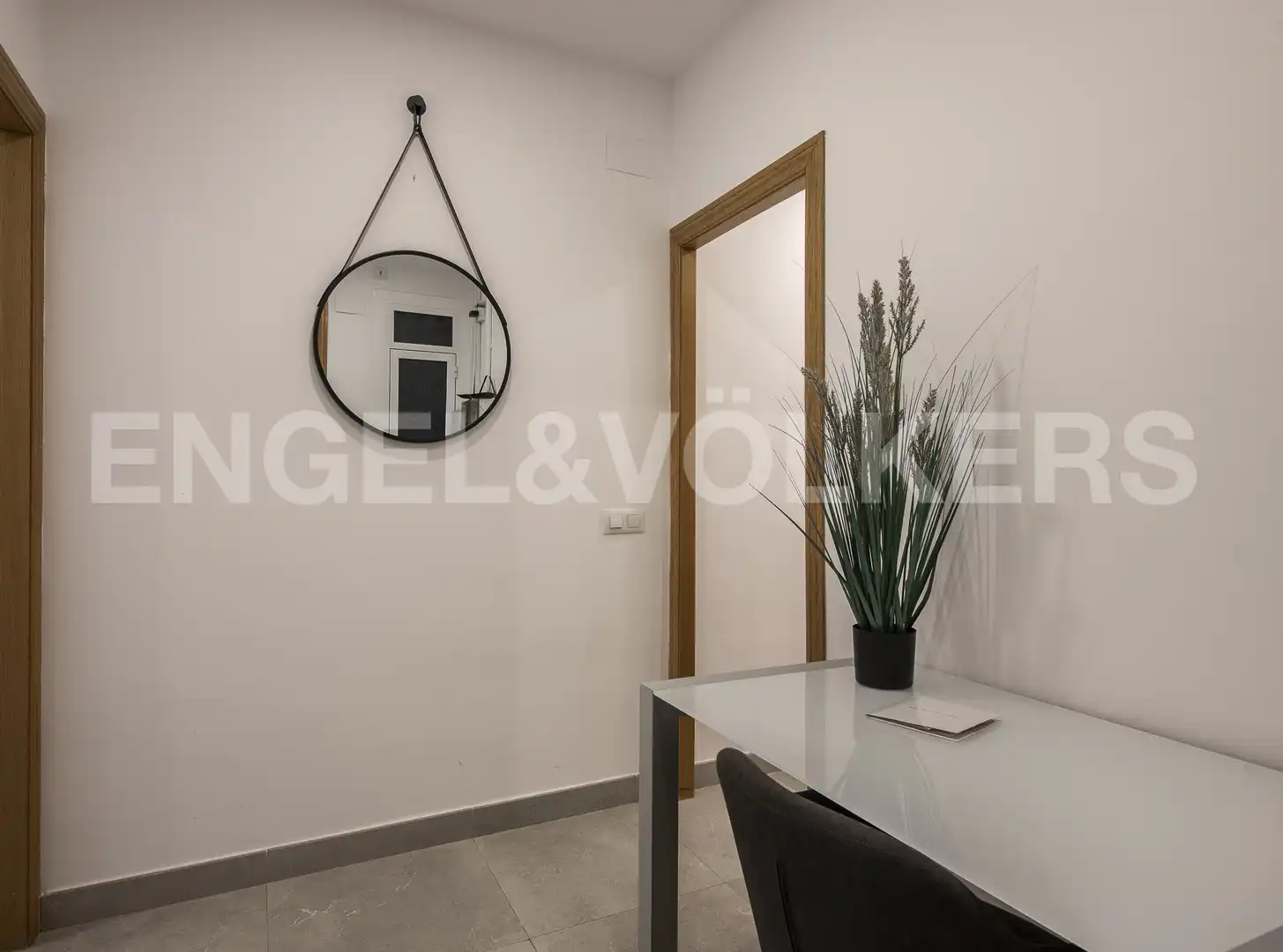 Wohnung zum Verkauf in Barcelona mit Klimaanlage, Heizung und Möbliert