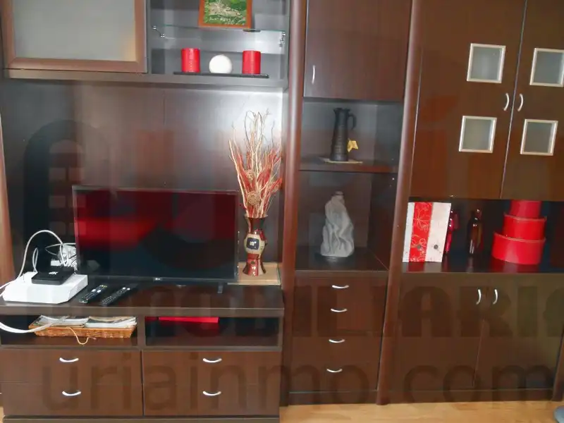 Sala de estar de Piso en venta en Oviedo  con Calefacción, Trastero y Amueblado