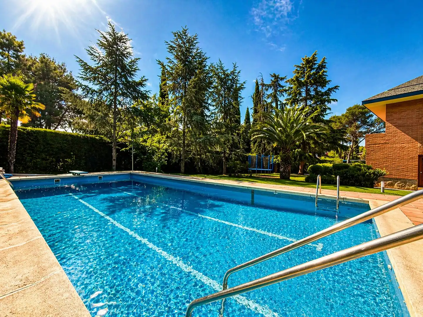 Piscina de Casa o xalet en venda en Boadilla del Monte amb Calefacció, Jardí privat i Traster