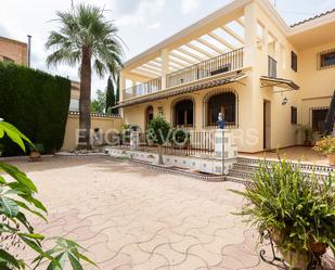 Vista exterior de Casa o xalet en venda en Alginet amb Aire condicionat, Terrassa i Piscina